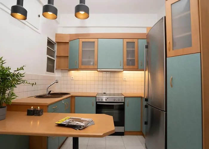City Center Apt. On A Traffic Free Street