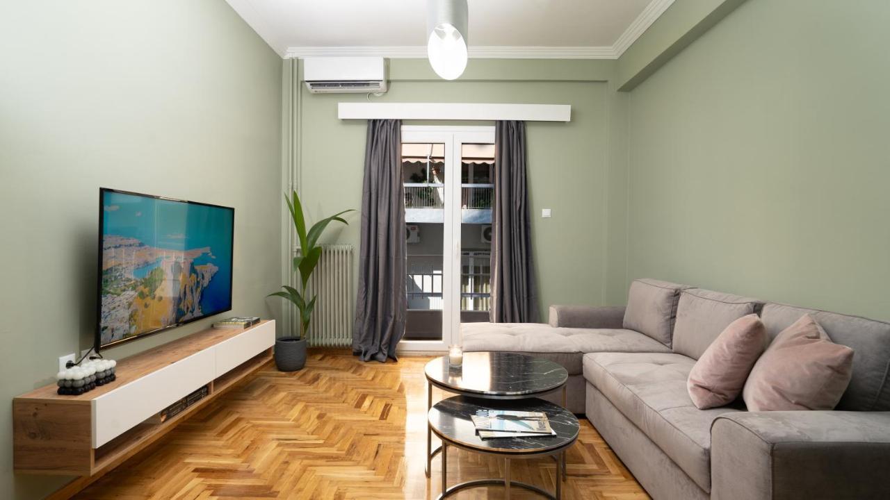 Center Apt. On A Traffic Free Street Apartment *