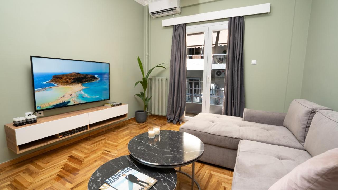 Center Apt. On A Traffic Free Street Apartment *