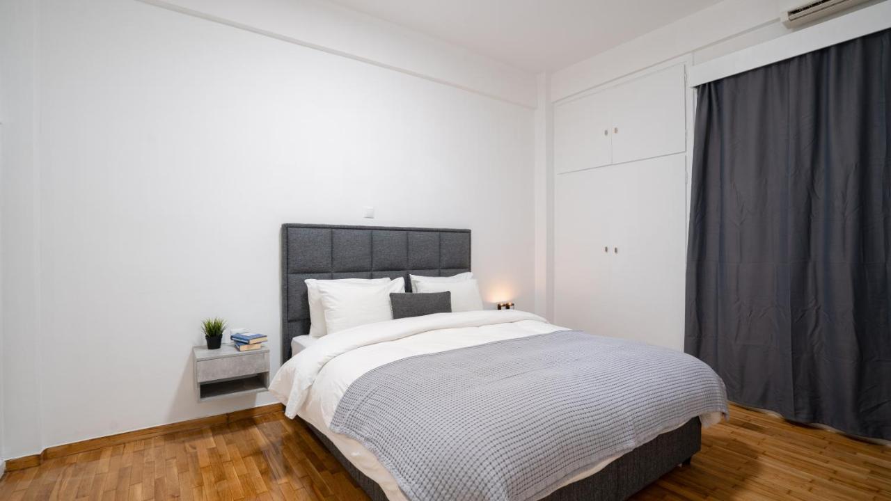 Apartment Center Apt. On A Traffic Free Street *