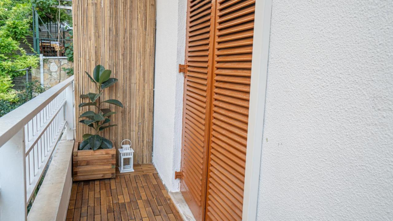 Apartment Center Apt. On A Traffic Free Street Athens
